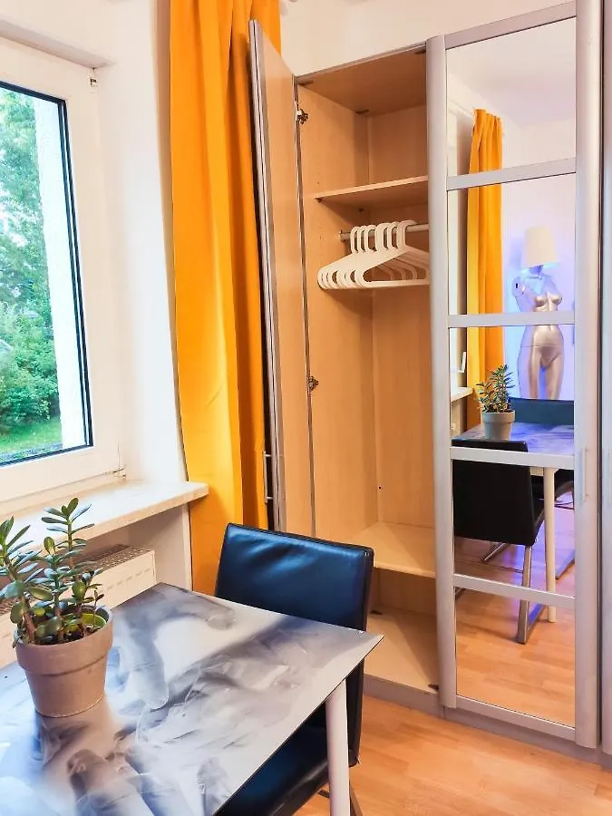 Modernes Zimmer Am Park Mit Garten, Huehner & Enten Munich Homestay
