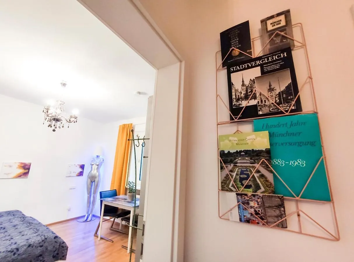 Modernes Zimmer Am Park Mit Garten, Huehner & Enten Munich Homestay
